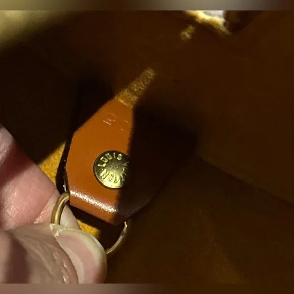 Louis Vuitton Authentic Luxury Vintage Retro RARE Minimalist Epi Soufflot Bag - Picture 12 of 17